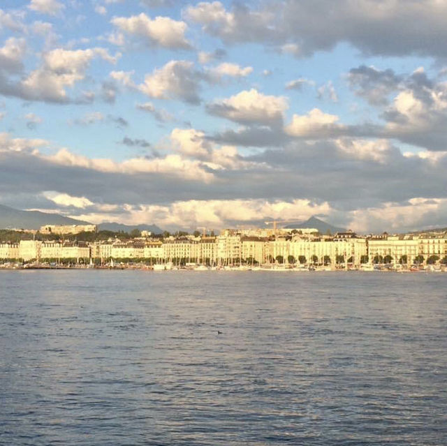 Afternoon Breeze by the Lake Geneva 