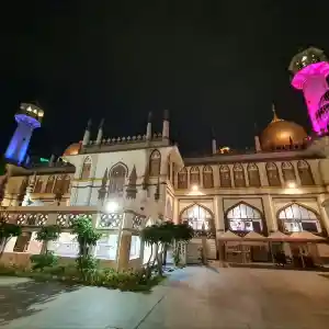มัสยิดสุลต่าน
(Sultan Mosque)