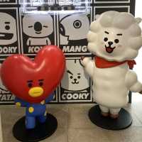 แวะทักทาย Line Friends Characters ที่ฮงแด 