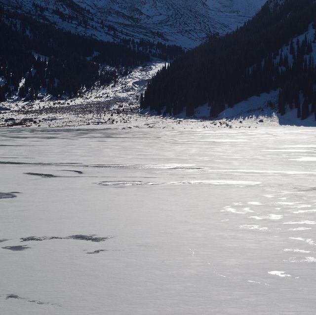 Almaty lake in winter