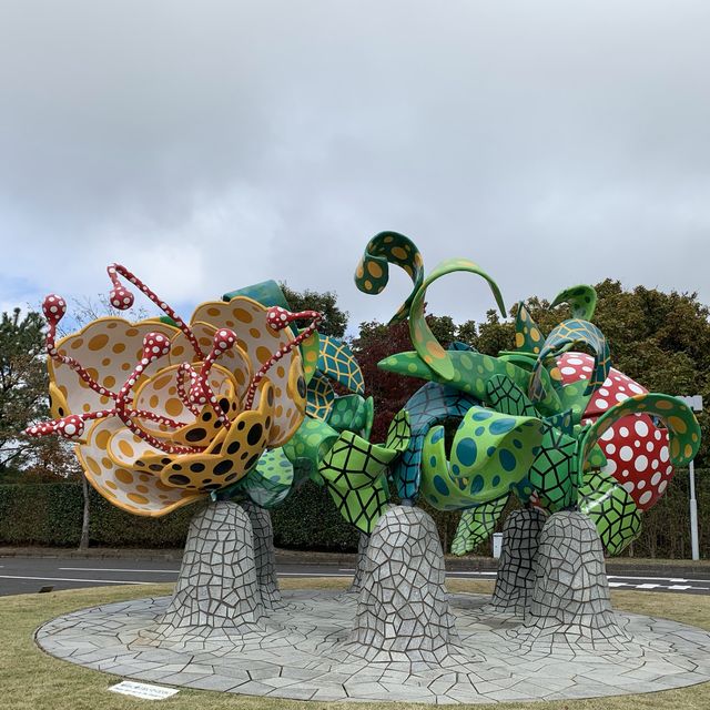 草間彌生　霧島アートの森