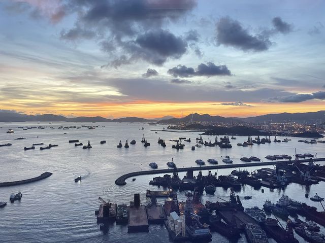 在W Hong Kong 欣賞完美日落😍