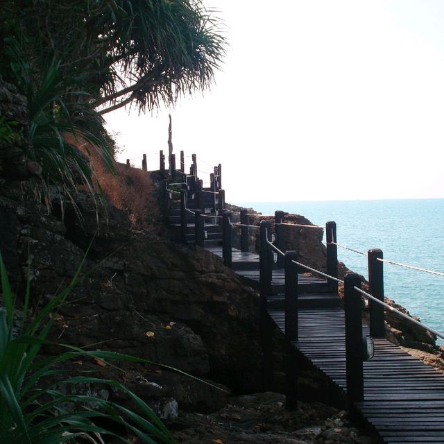 ทางเดินไม้ริมผา@เกาะช้าง