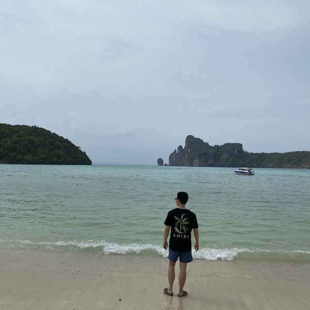 ฟ้าหลังฝนบนเกาะพีพี เอ๊ะ น้ำสวยทรายขาวขึ้นตั้งเยอะ