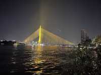 สีสันแห่งสายน้ำ มหกรรมลอยกระทงที่สวนสันติชัยปราการ