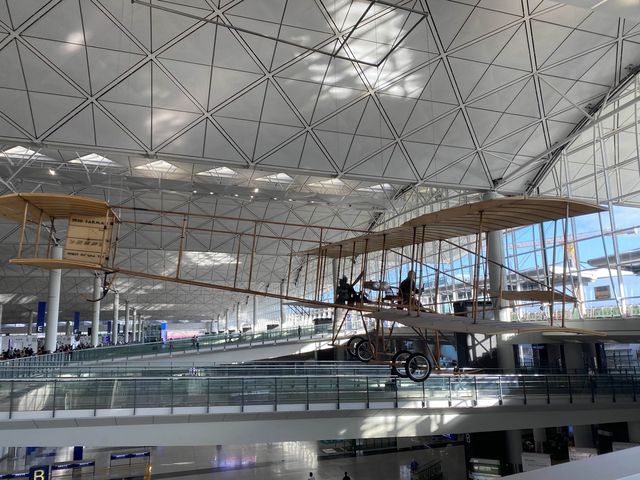 香港國際機場熱鬧盛況