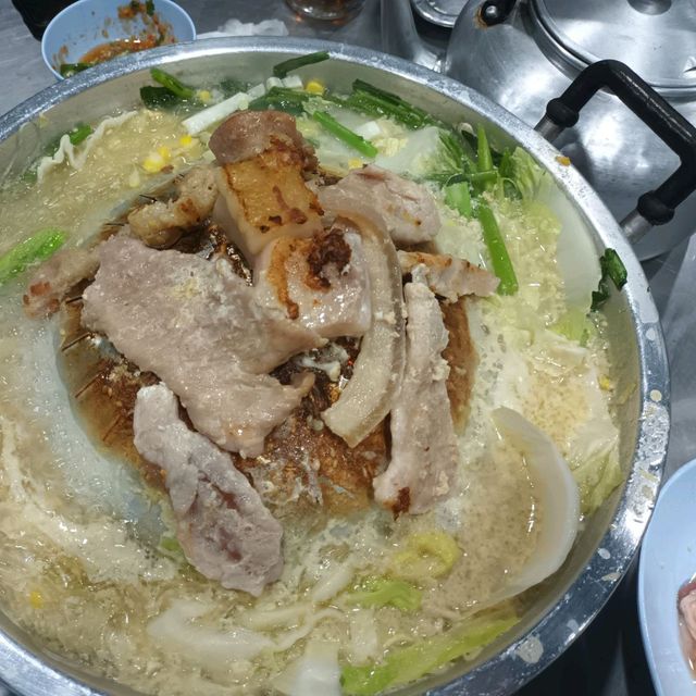 เนียร หมูกระทะอุดร สาขา 9 - สวนสยาม