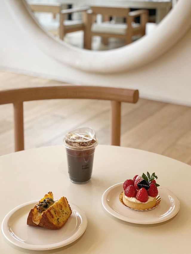 이 카페 감성 무엇,,국내 최대 규모 배이커리 카페🥚🤍