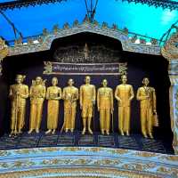 สักการะอนุสาวรียครูบาศรีวิชัย นักบุญแห่งล้านนาไทย