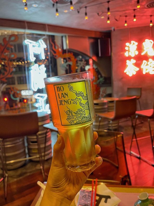 蘭桂芳超正樓上酒吧