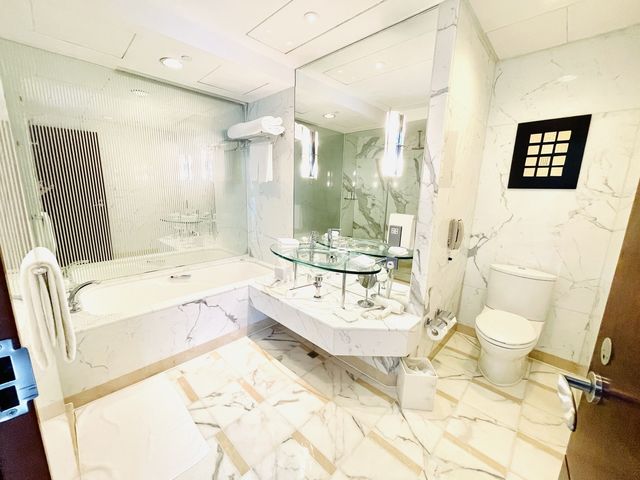 服務一流👍壯觀景色💪地點旺中帶靜💁🏻‍♂️居高臨下🤭CODIRS Hotel HK 康德思酒店