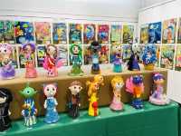 參觀兒童作品畫作展覽！有自己的作品展出～