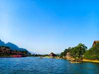 พายเรือคายัคชมธรรมชาติที่วังเวียง