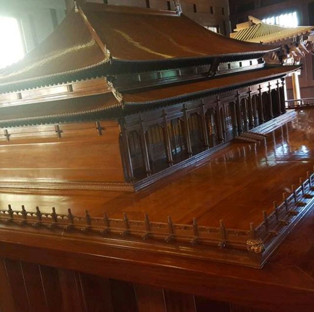 Discover the palace history 