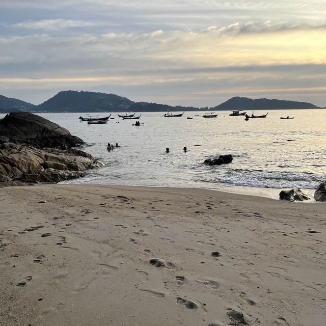 ถ่ายรูปกับ Sunset ที่หาดกะหลิม