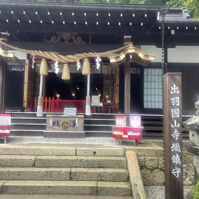 山寺で煩悩を消す旅