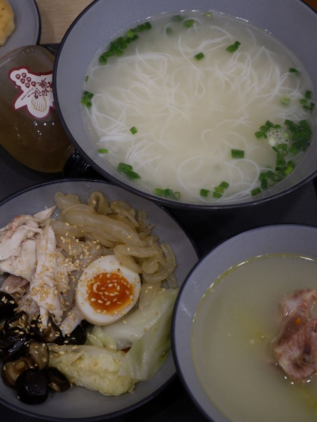 夏日開胃手撕雞麵配家常湯