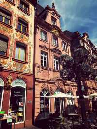Enjoy the fountains in Old Town Mainz