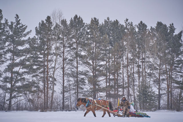 What is it like to ride a 30,000 yuan ice and snow train?