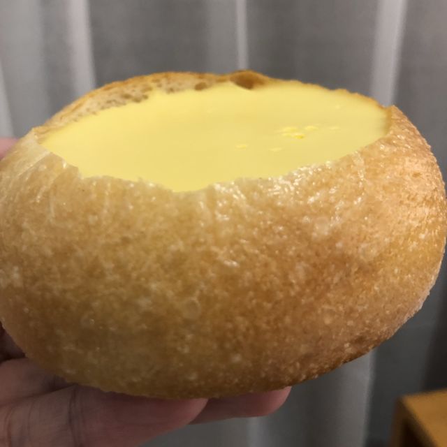 何文田平民餅店 竟然有法式布甸麵包賣？😮