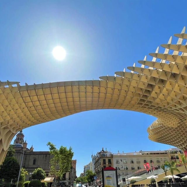 Collecting Memories in the City of Seville