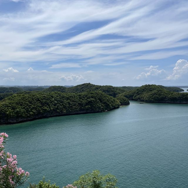 Boat trip to hundred islands national park.