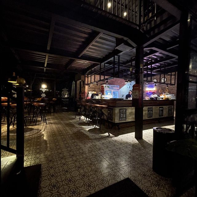 Edensor Hills Villa & Cafe, Sentul