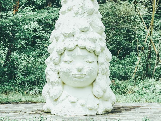 奈良美智さんの世界を堪能できる N's YARD