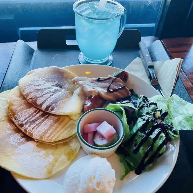 breakfast on the beach 