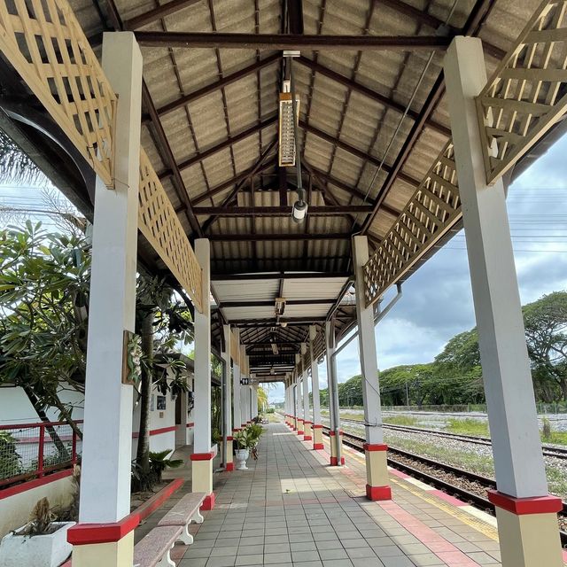 ความประทับใจสถานีรถไฟบ้านกรูด ติดทะเล