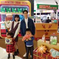 尖沙咀海港城大型打卡聖誕客運站