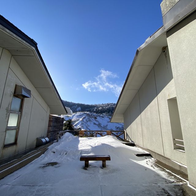 万座ホテル聚楽の空のテラスと雪景色