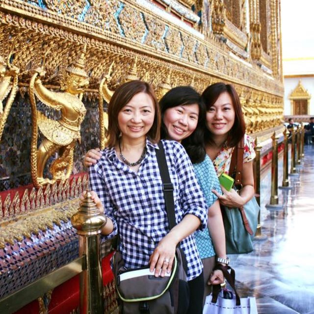ทำบุญขอพรที่ วัดพระแก้ว, พระบรมมหาราชวัง