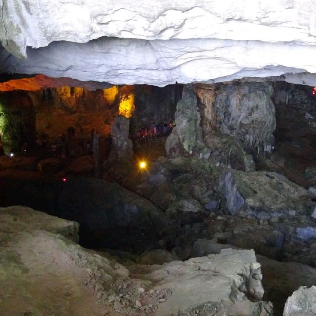 Sung Sot(Surprise) Cave @ Ha Long Bay