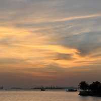 เกาะลอย (จ.ชลบุรี)