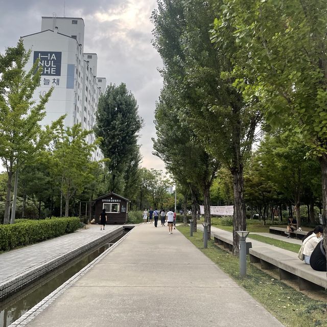 여름꽃 가득한 경의선숲길🌼