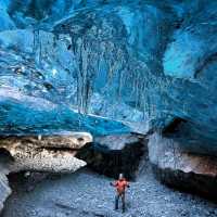 Hang Động Băng xứ Iceland