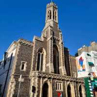 英国的二线小城市Hove有很多漂亮的教堂。