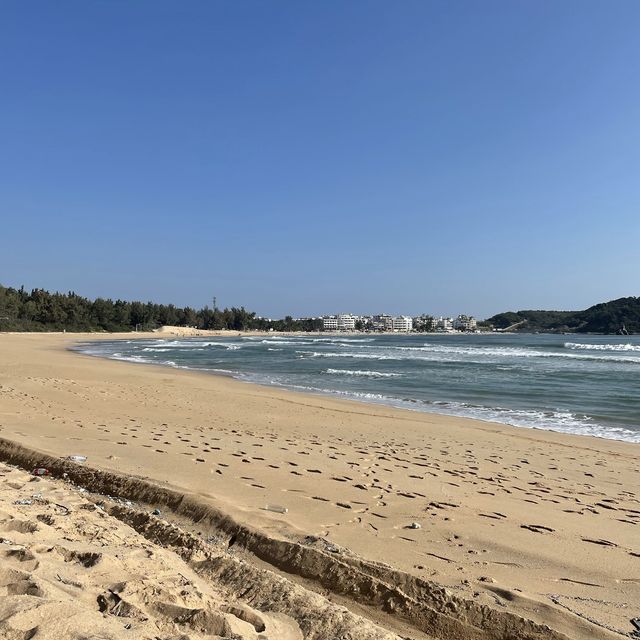 Houhai Beach - hectic but a beauty! 