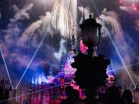 Fireworks at Shanghai Disneyland🏰🎊🎇