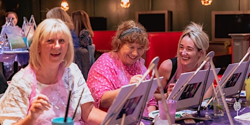Pub Painting - Yates Doncaster - paint the Giraffe! | Yates Doncaster
