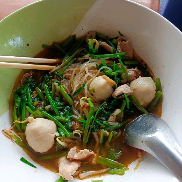 ร้านเฮา ก๋วยเตี๋ยวตุ๋นยาจีน "ภูผาม่าน"