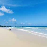 หาดทรายขาว น้ำทะเลใส