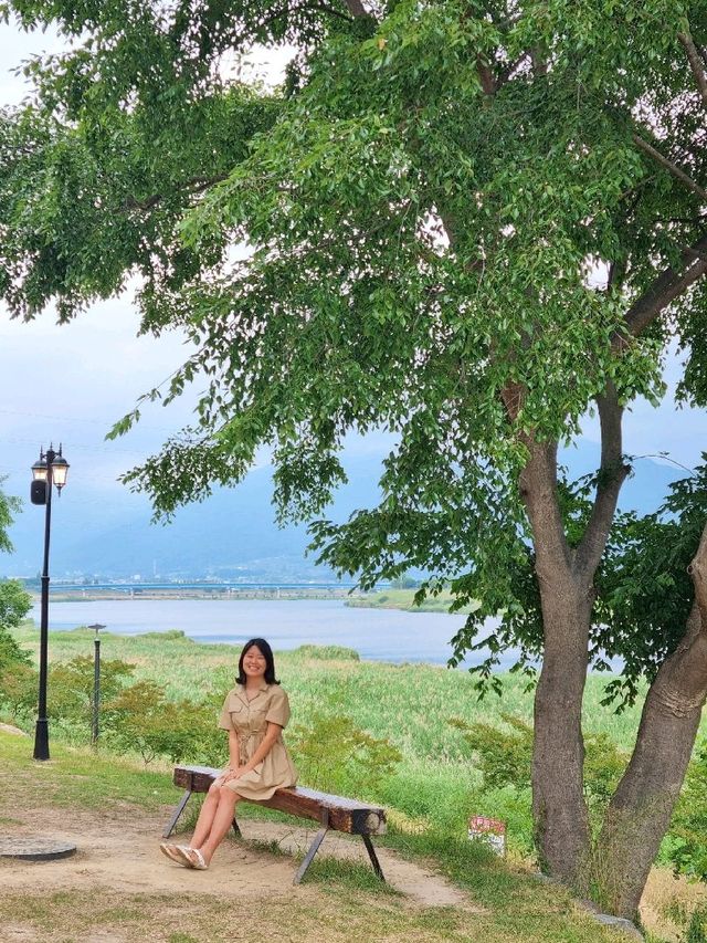 섬진강이 앞에 흐르는 카페뷰