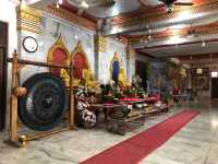 Wat Machimmaram (Sitting Buddha)