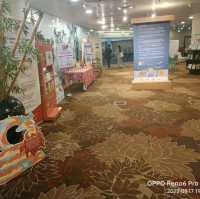 Library within a shopping mall 