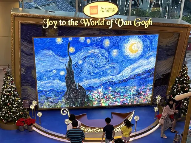 Christmas attraction #2: Joy to the world of Van Gogh