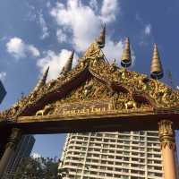 Royal Buddhist temple in the heart of bkk 