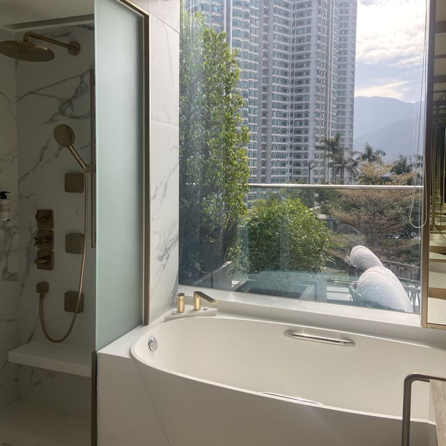 A Real Staycation: Silveri -M Gallery