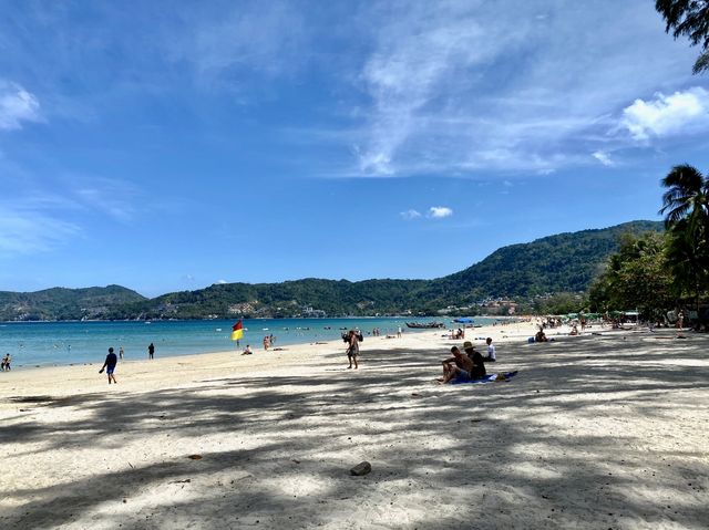 หาดป่าตองที่ไม่เคยเงียบเหงา
